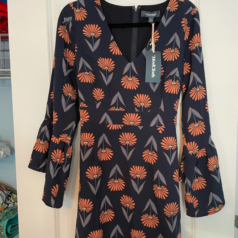 Modcloth adorable bell sleeve dress NWT LARGE